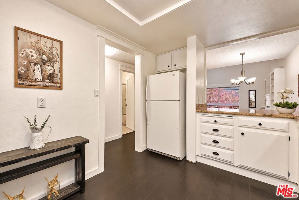 200 S La Fayette Park Place 2 Property Photo 9