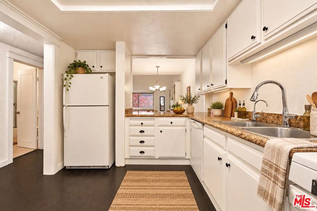 200 S La Fayette Park Place 2 Property Photo 11