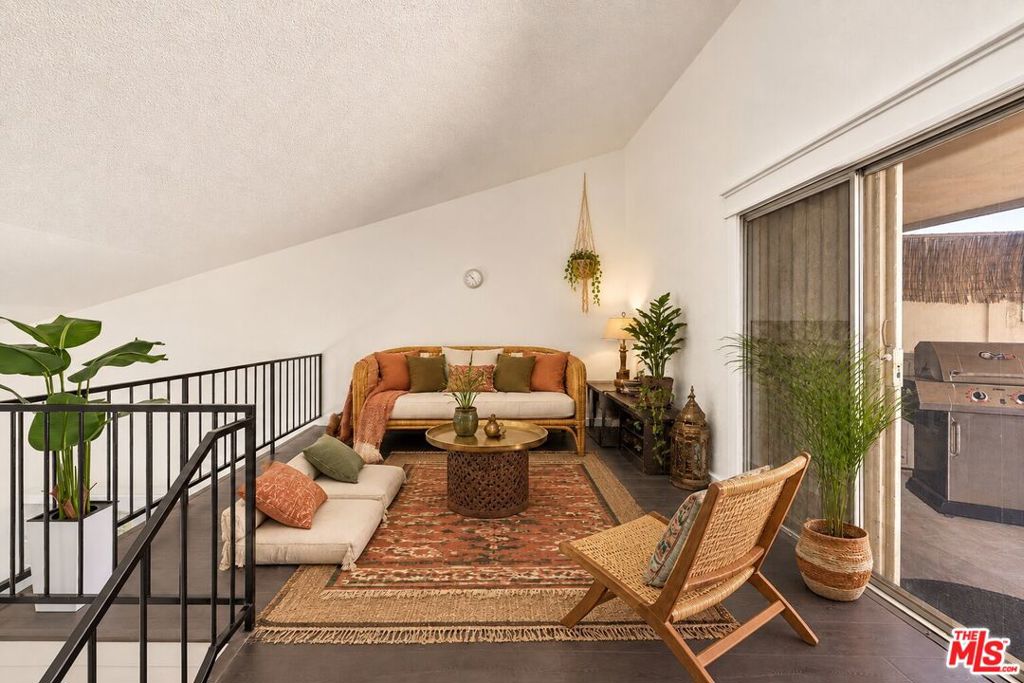 200 S La Fayette Park Place 2 Property Photo 16