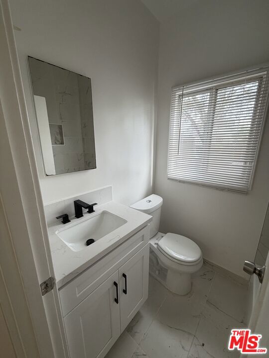4504 S Hoover Street Property Photo 10