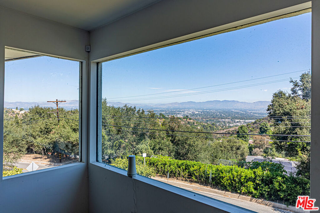 14301 Mulholland Drive Property Photo 2