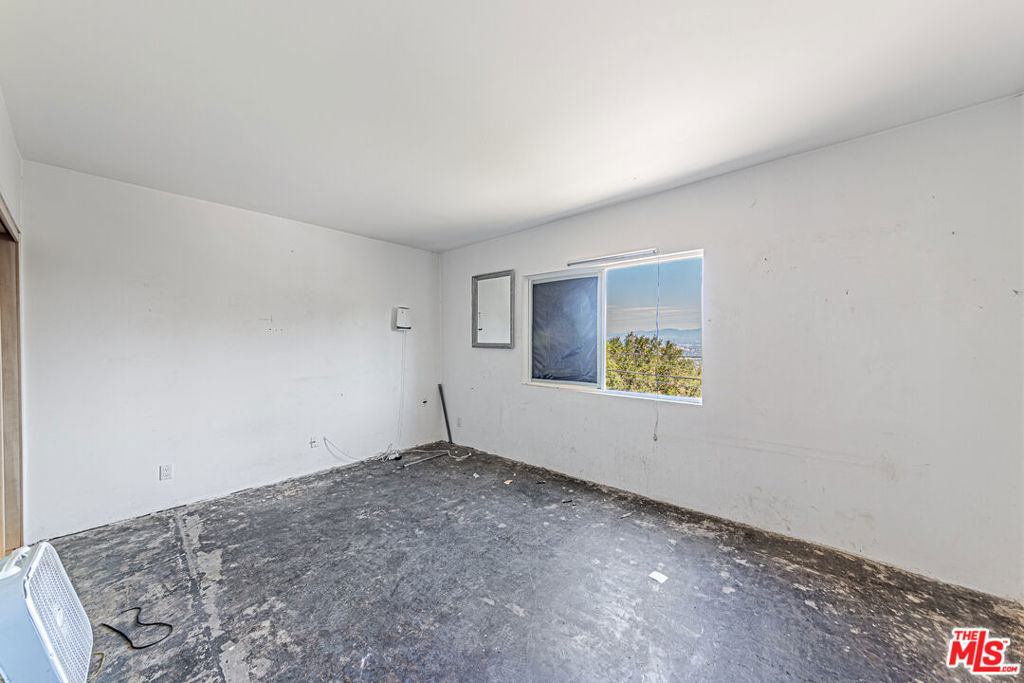 14301 Mulholland Drive Property Photo 5