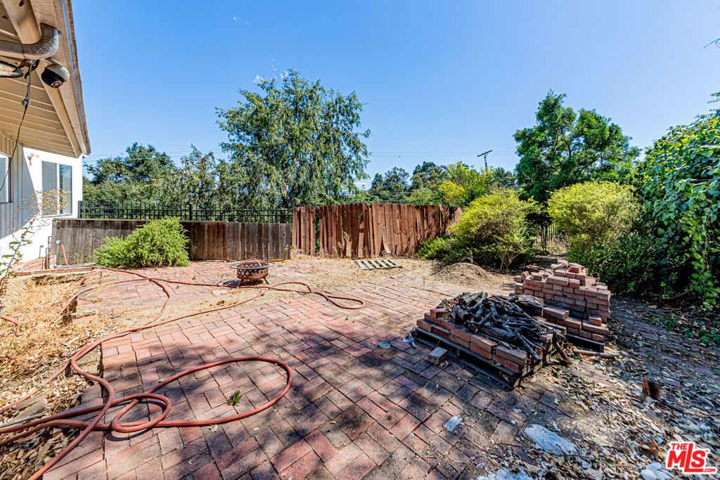 14301 Mulholland Drive Property Photo 7