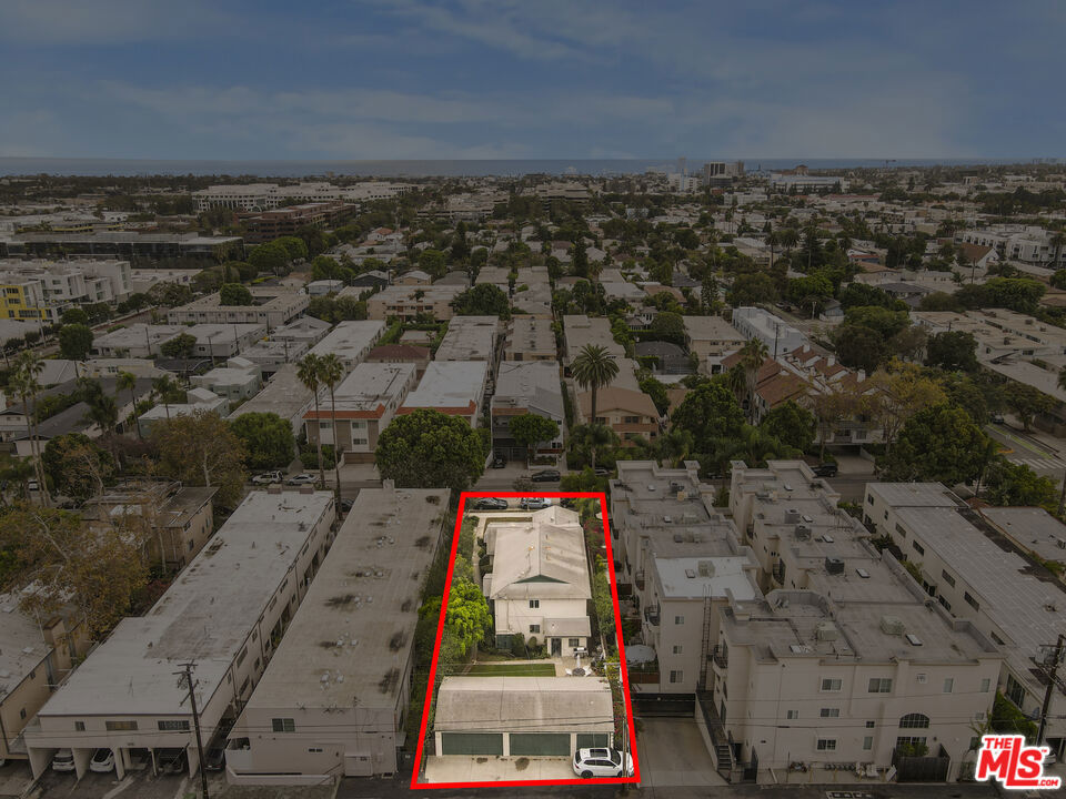 1523 Berkeley Street Property Photo 2
