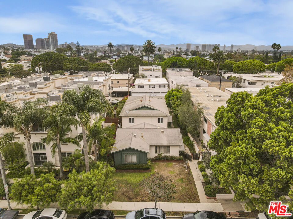 1523 Berkeley Street Property Photo 6