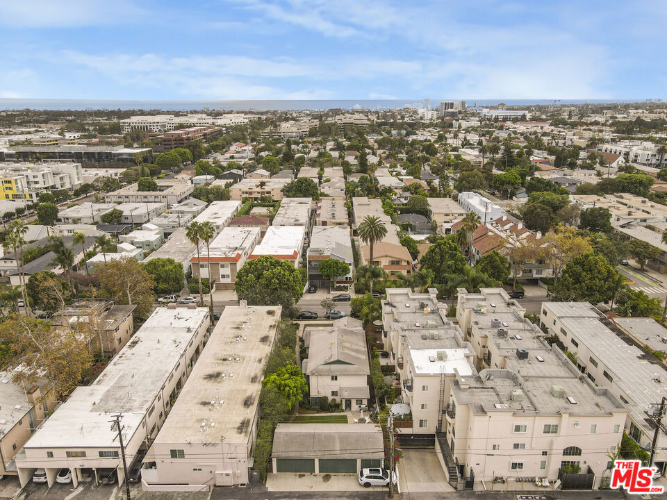 1523 Berkeley Street Property Photo 7