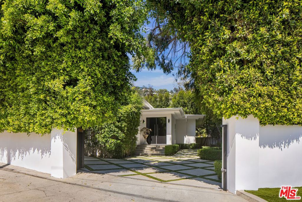 1311 N Beverly Drive Property Photo 25