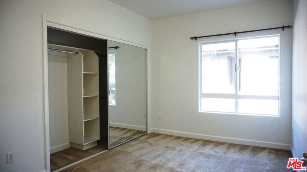 2311 W 10th Street 203 Property Photo 21