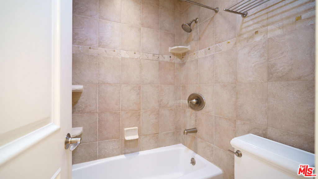 5901 Canterbury Drive 21 Property Photo 17