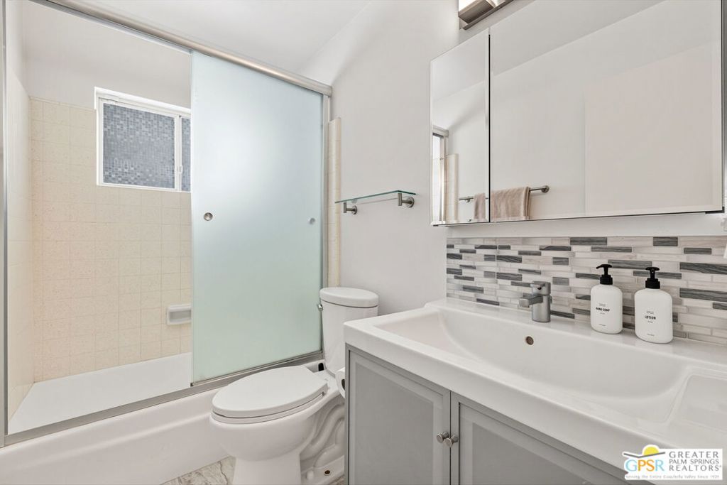 547 N Sunrise Way Property Photo 26
