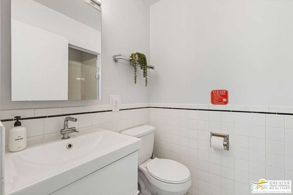 547 N Sunrise Way Property Photo 29