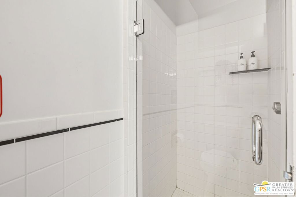547 N Sunrise Way Property Photo 30