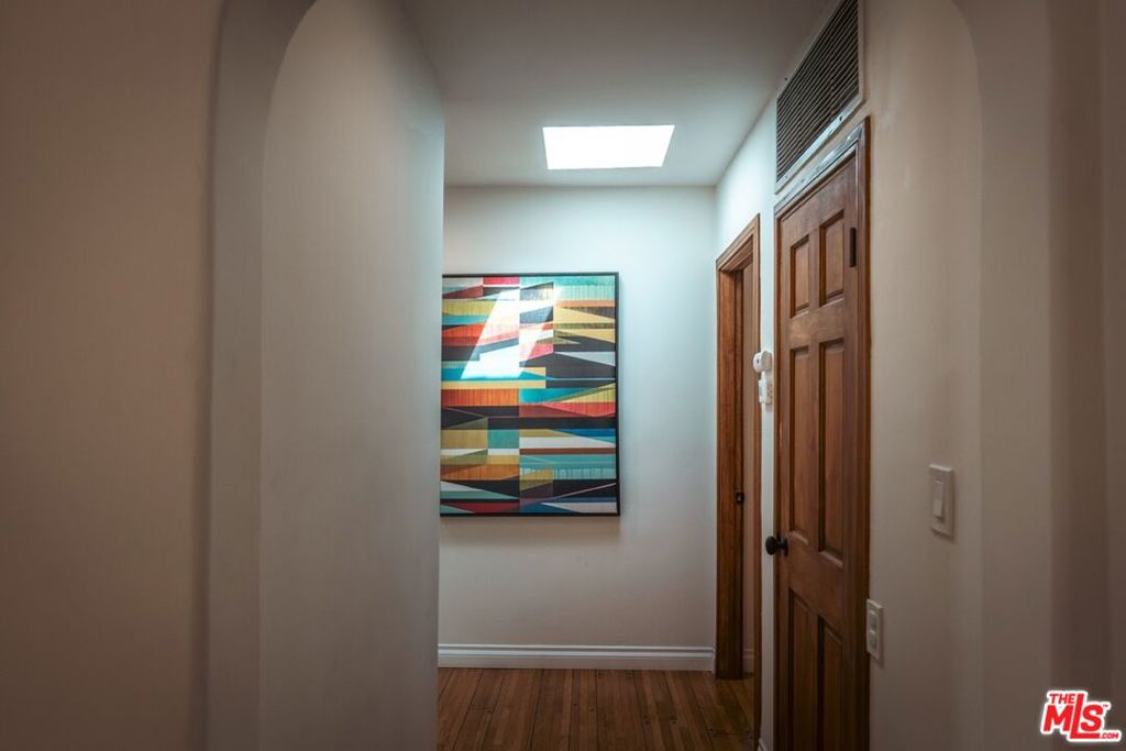 410 N Crescent Heights Boulevard Property Photo 17