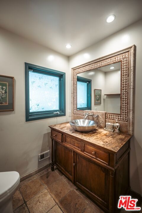 410 N Crescent Heights Boulevard Property Photo 23