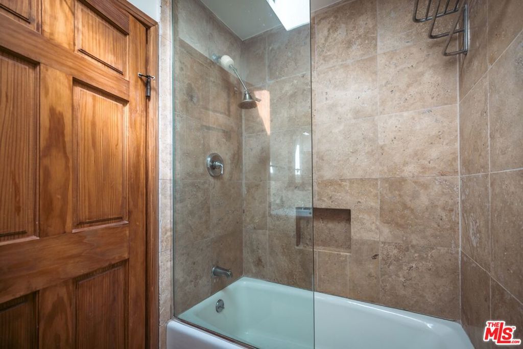 410 N Crescent Heights Boulevard Property Photo 32