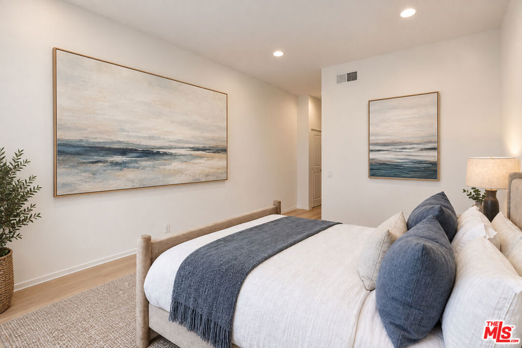 1820 S Beverly Glen Boulevard 208 Property Photo 12