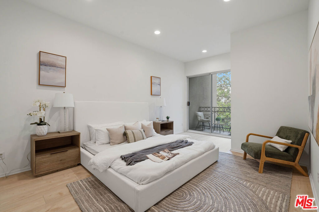1820 S Beverly Glen Boulevard 208 Property Photo 16