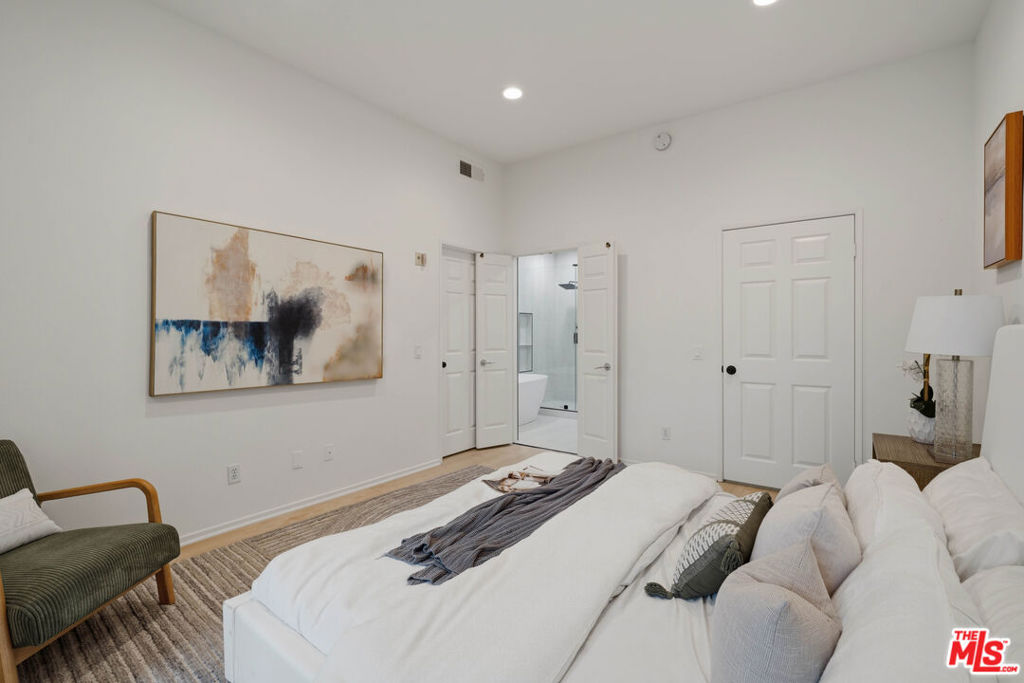 1820 S Beverly Glen Boulevard 208 Property Photo 17