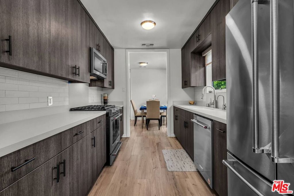 828 Howard Street Property Photo 10