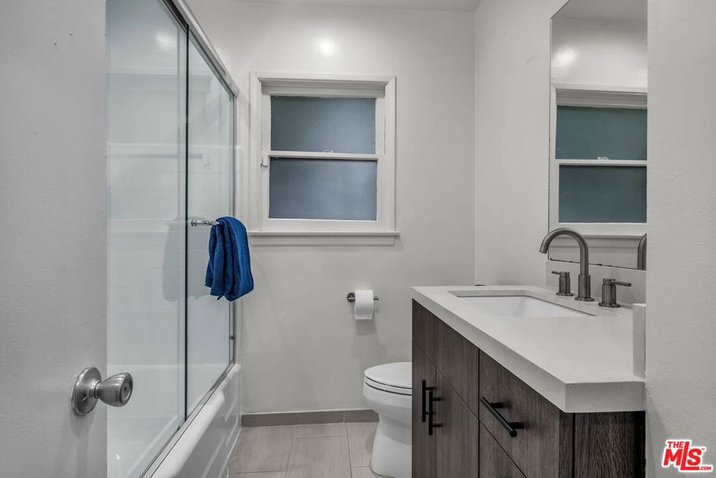 828 Howard Street Property Photo 12