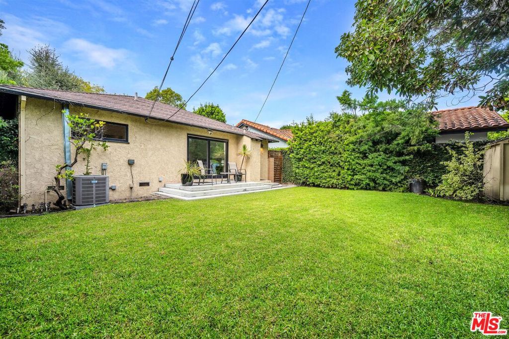 828 Howard Street Property Photo 17