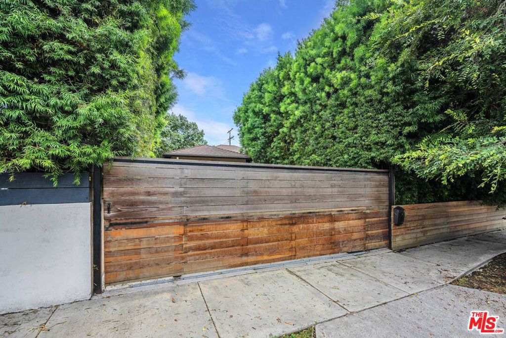 828 Howard Street Property Photo 18
