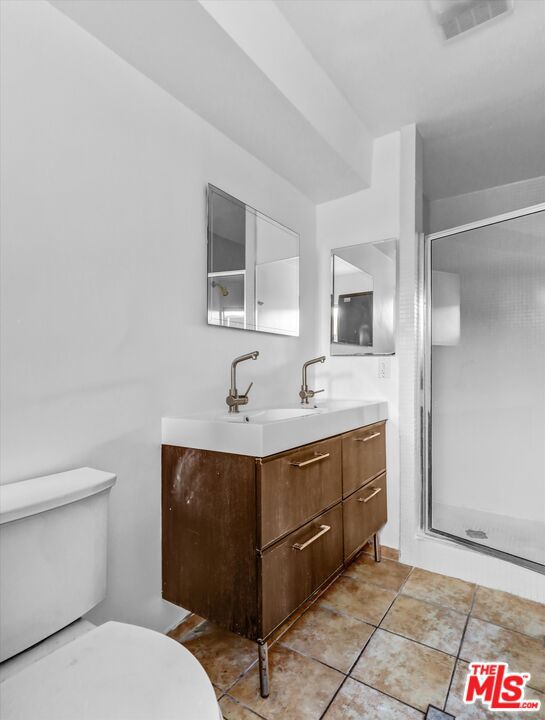 9221 Charleville Boulevard C Property Photo 20