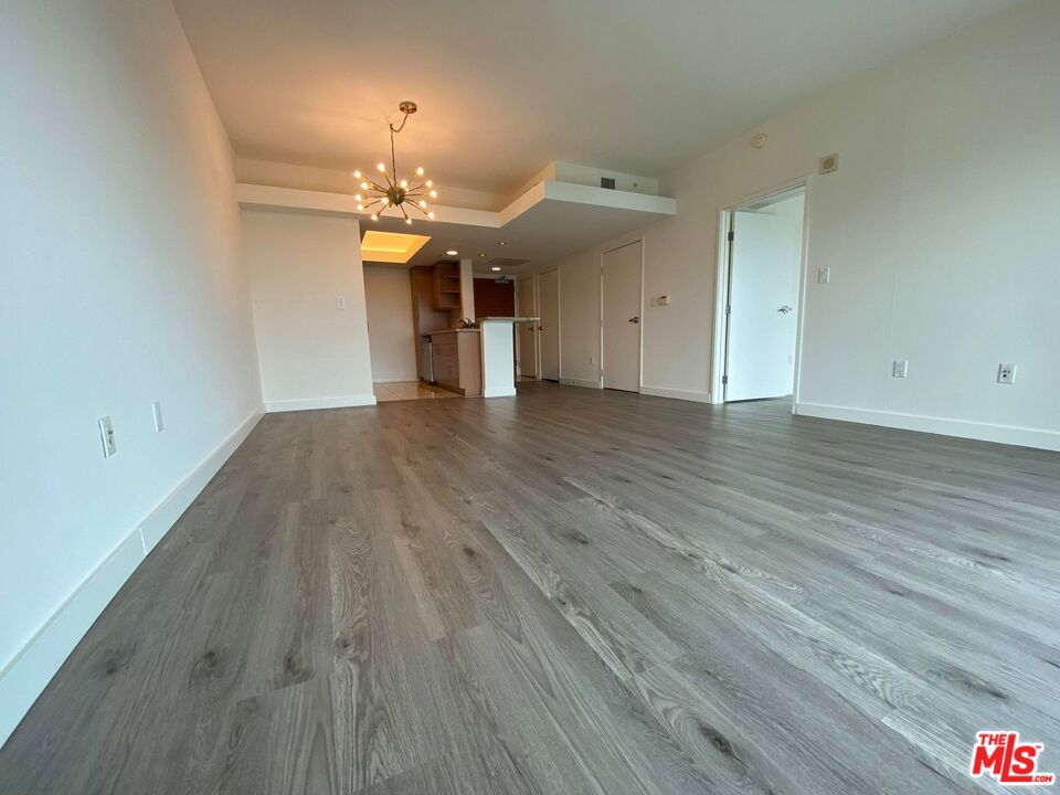 13700 Marina Pointe Drive 506 Property Photo 6