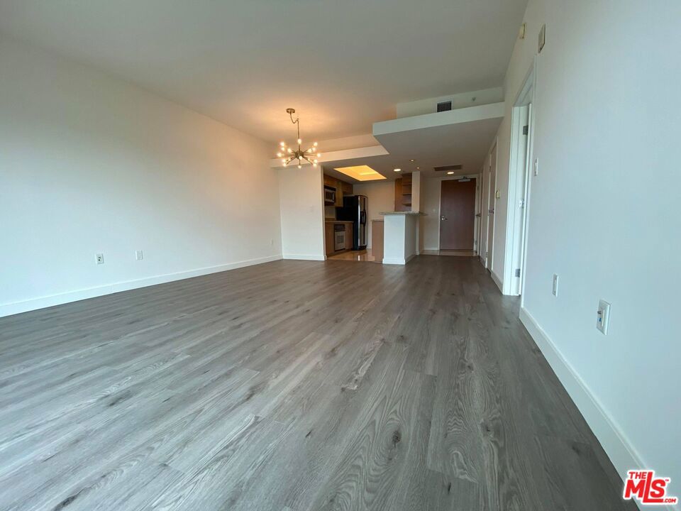 13700 Marina Pointe Drive 506 Property Photo 8