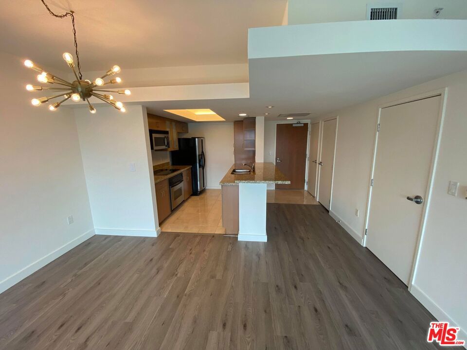 13700 Marina Pointe Drive 506 Property Photo 10