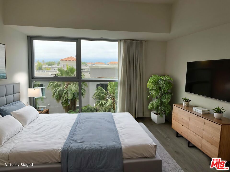 13700 Marina Pointe Drive 506 Property Photo 12