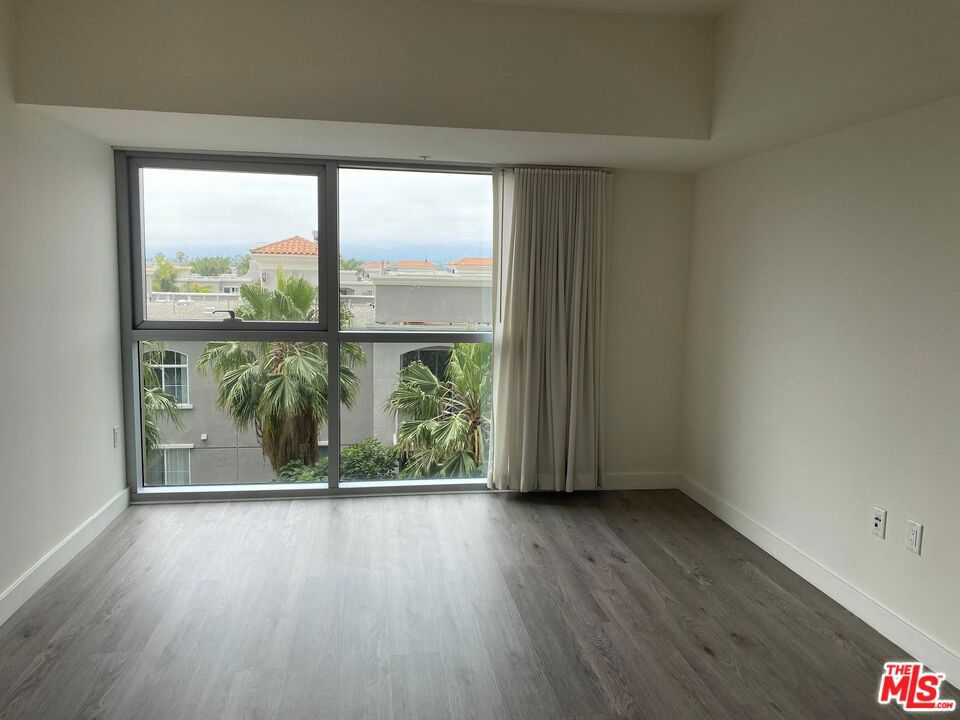 13700 Marina Pointe Drive 506 Property Photo 13