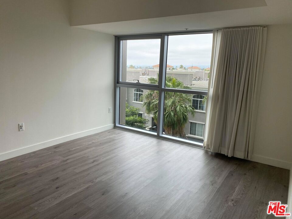 13700 Marina Pointe Drive 506 Property Photo 15