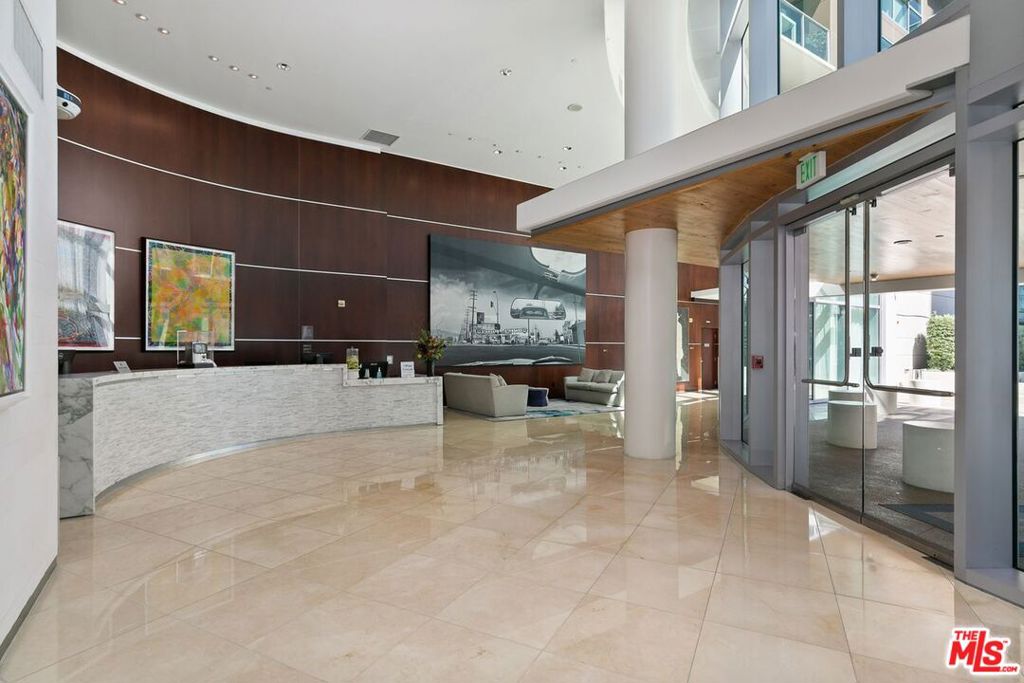 13700 Marina Pointe Drive 506 Property Photo 23