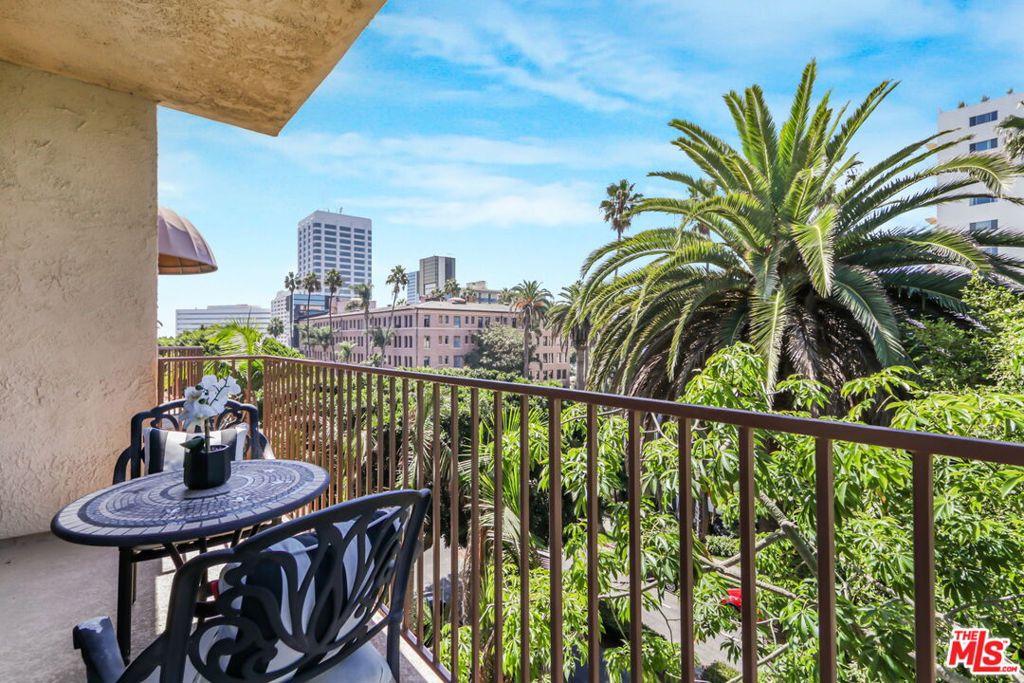 211 California Avenue 501 Property Photo 29