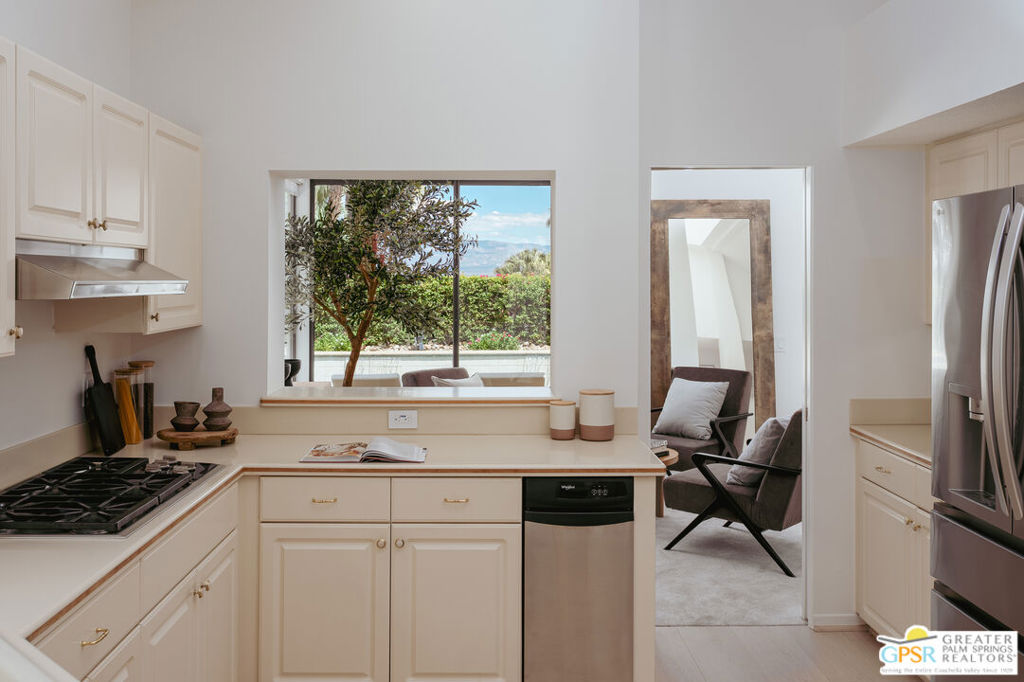 39 Mirage Cove Drive Property Photo 27