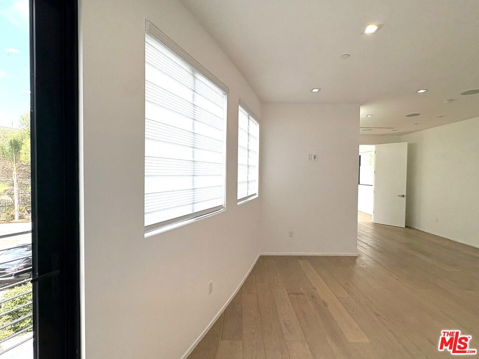 4338 Huntley Avenue Property Photo 14