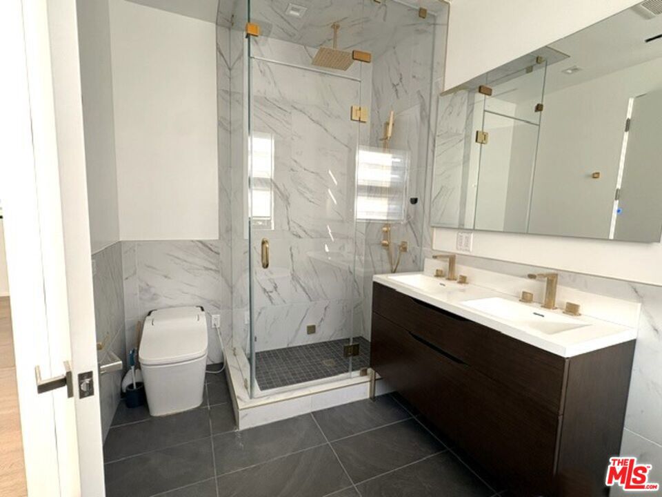 4338 Huntley Avenue Property Photo 18