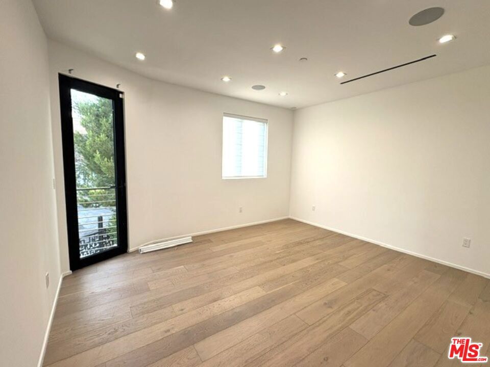 4338 Huntley Avenue Property Photo 19