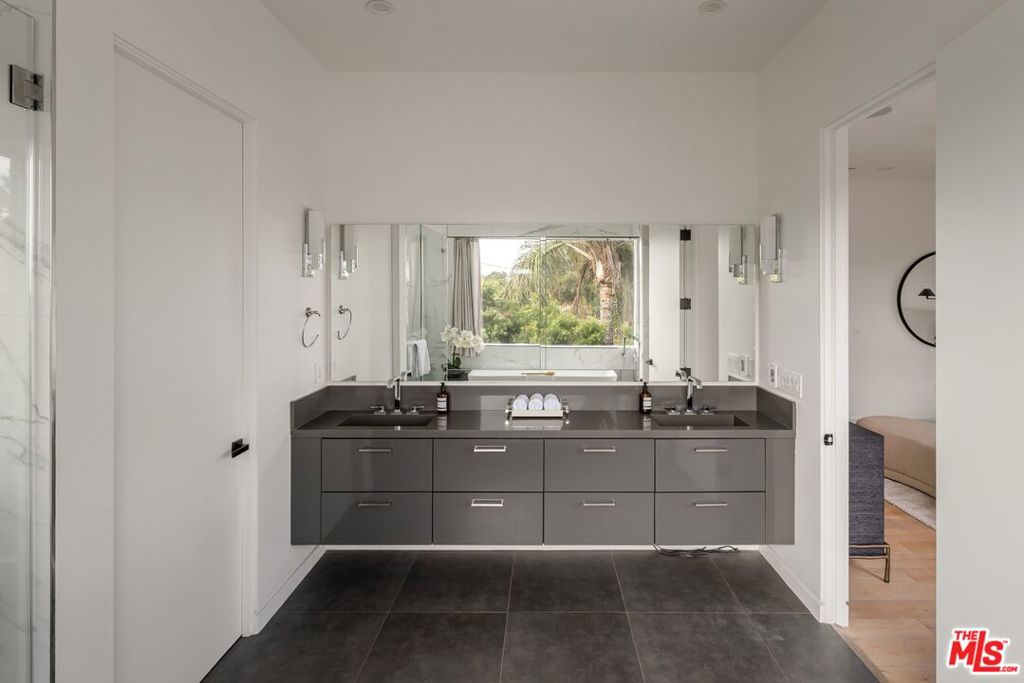 1390 Morningside Way Property Photo 36