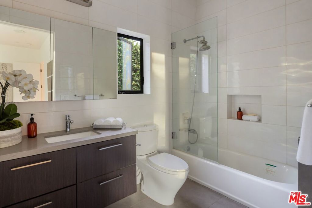 1390 Morningside Way Property Photo 44