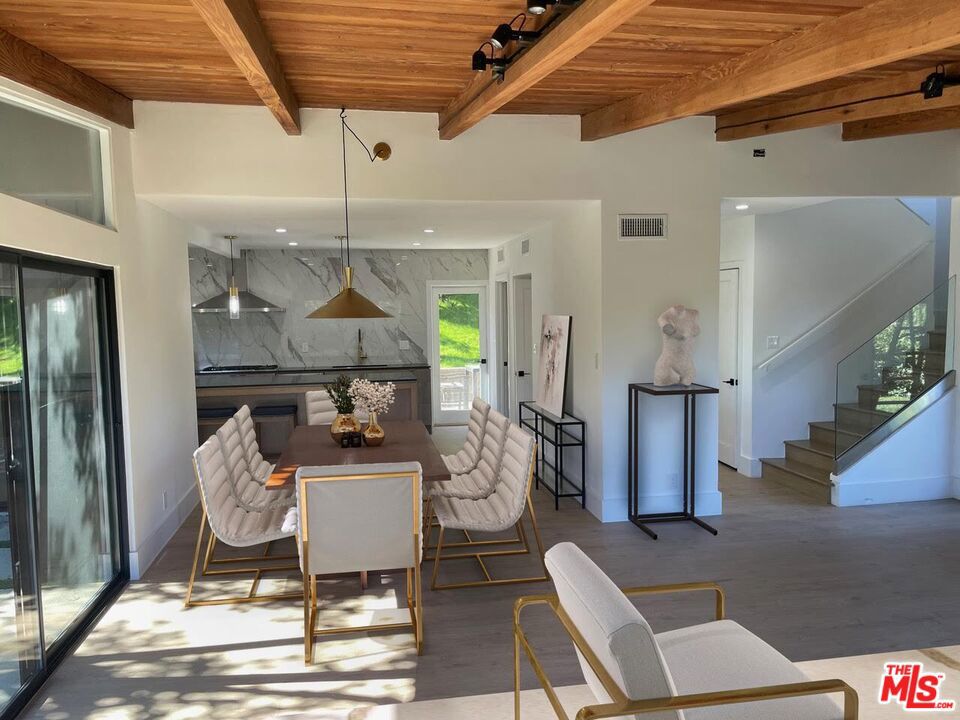 15434 Mulholland Drive Property Photo 5