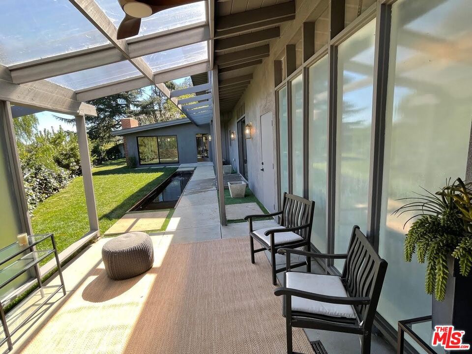 15434 Mulholland Drive Property Photo 6