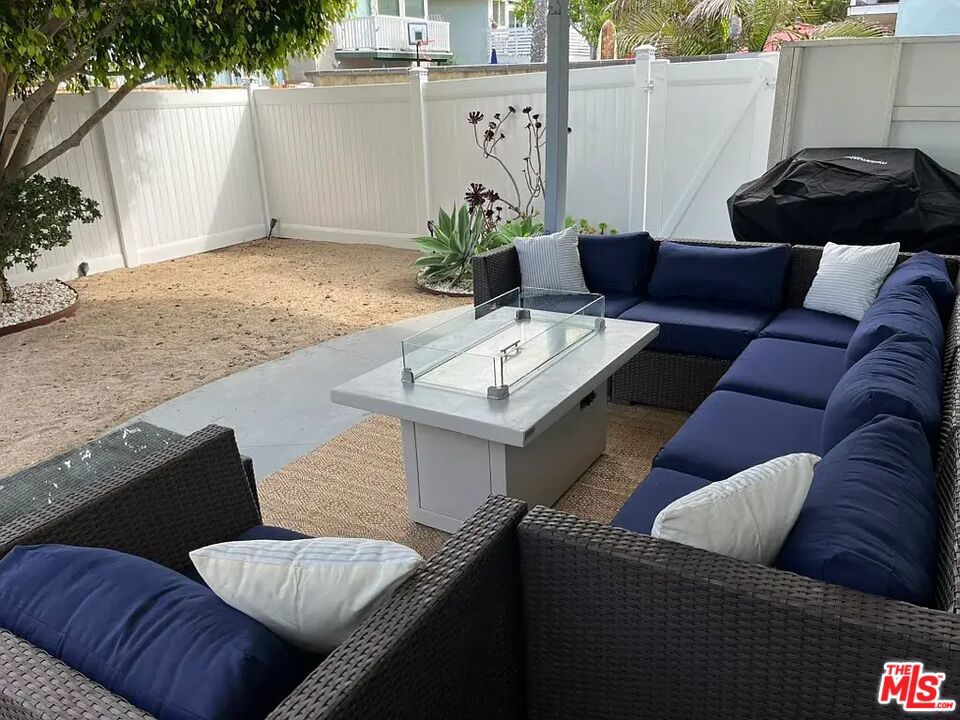 104 Fowling Street Property Photo 13