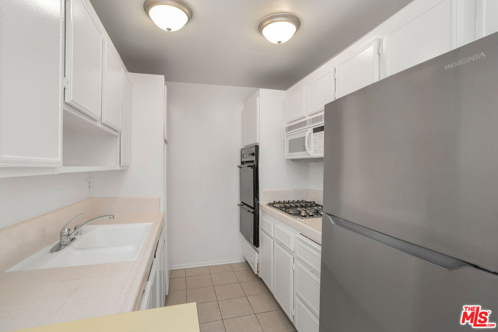953 4th Street 300 Property Photo 8