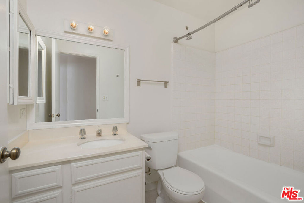 953 4th Street 300 Property Photo 10