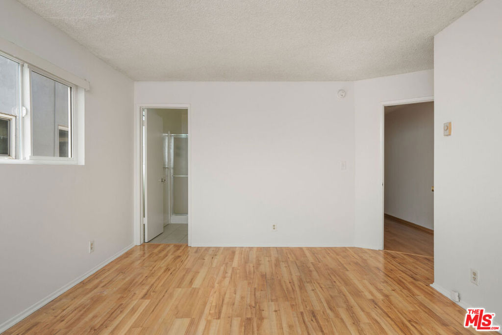 953 4th Street 300 Property Photo 11