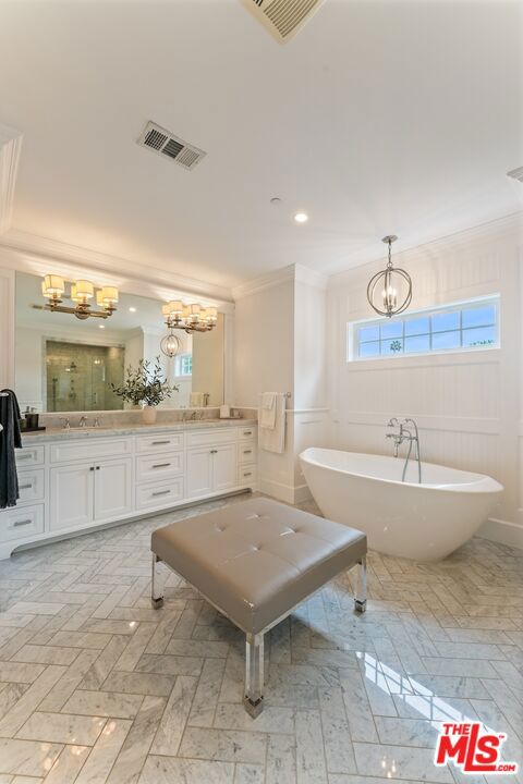 5523 Longridge Avenue Property Photo 32