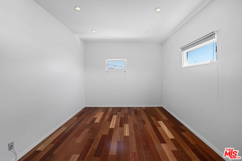 137 Arena Street Property Photo 4