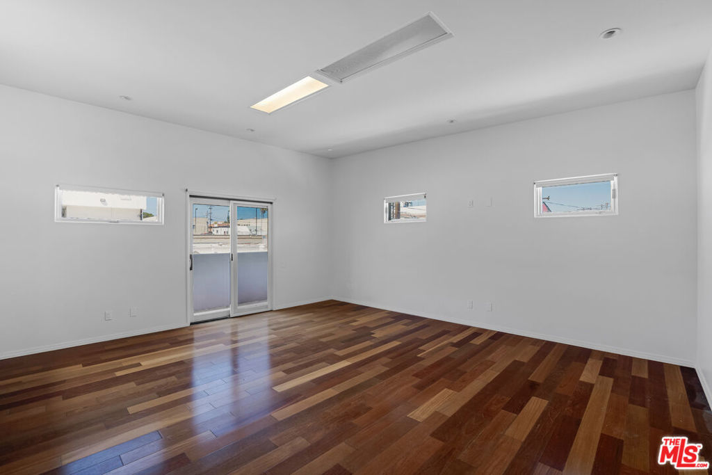 137 Arena Street Property Photo 7